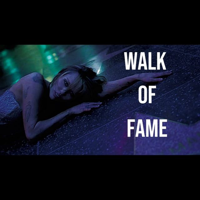 Майлі Сайрус сяє у кліпі “Walk of Fame” напередодні церемонії вручення нагороди Hollywood Star Honor