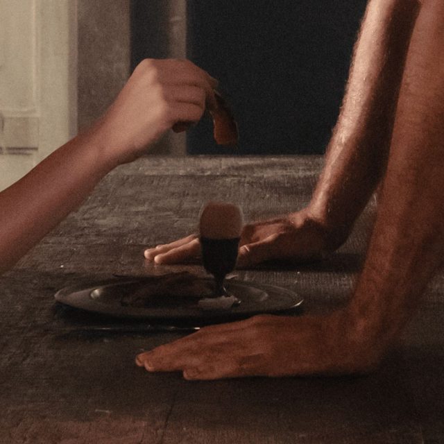 Charli XCX випустила кліп на «Always Everywhere» з саундтреку до фільму «Wuthering Heights»