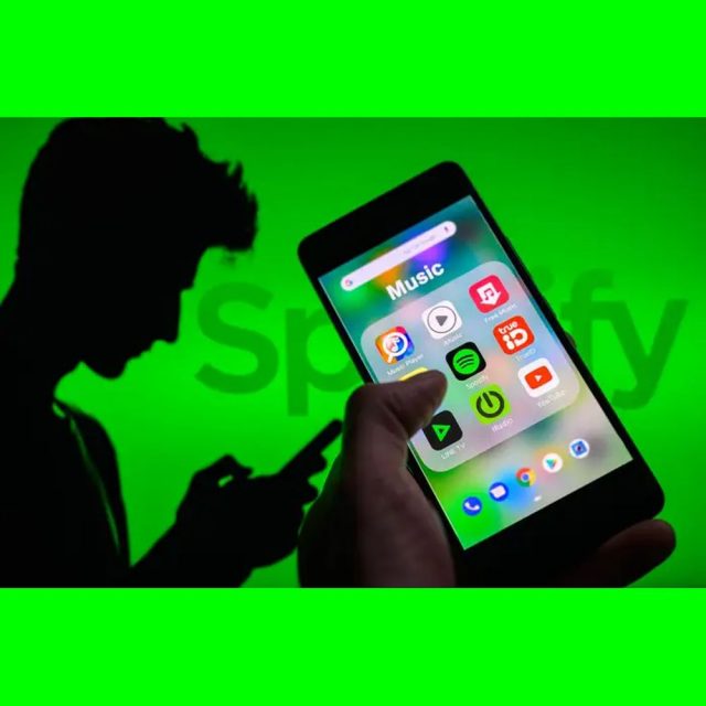 У Північній Кароліні затримали шахрая, який заробив понад $10 млн на фейкових треках з AI